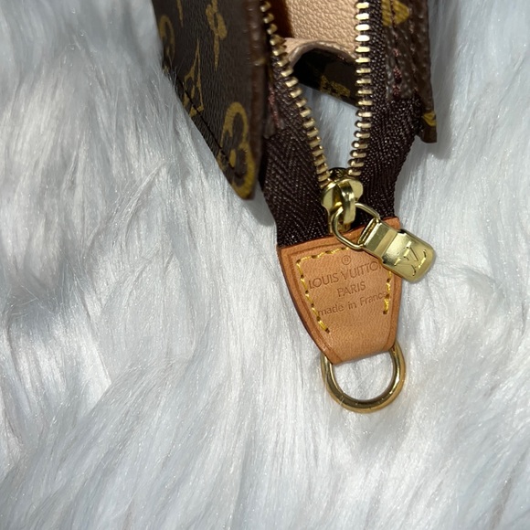 Authentic Louis Vuitton Cosmetic Pouch (from Bucket PM) - Picture 6 of 13